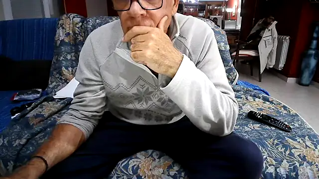 Snapshot of maduroguapo chatting on 11/10/25, 09:47 maduroguapo online show from 11/10/25, 09:47