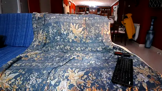 Snapshot of maduroguapo chatting on 11/25/25, 09:48 maduroguapo online show from 11/25/25, 09:48