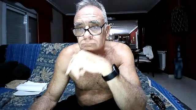 Snapshot of maduroguapo chatting on 04/29/26, 09:10 maduroguapo online show from 04/29/26, 09:10