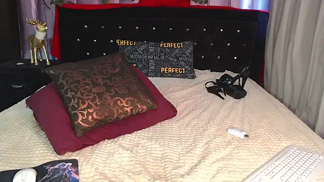 Snapshot of Cristall_Avyy chatting on 03/27/26, 08:26 Cristall Avyy online show from 03/27/26, 08:26