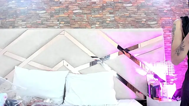 sophie pariss online show from 11/01/25, 09:17