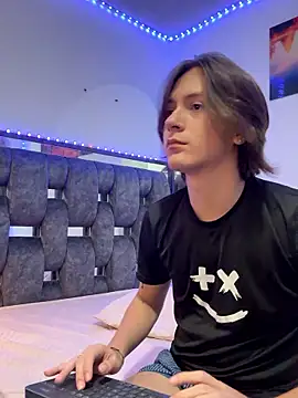 Alex and Fabian online show from 01/14/26, 04:29