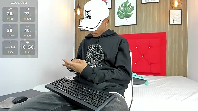 Snapshot of Hotkoljeixxx chatting on 12/17/24, 03:17 Hotkoljeixxx online show from 12/17/24, 03:17