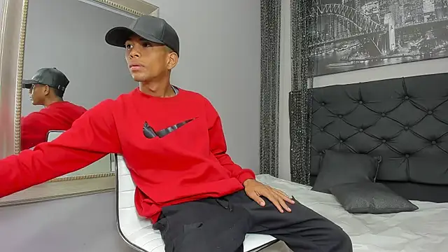 Snapshot of Hotkoljeixxx chatting on 01/08/25, 03:08 Hotkoljeixxx online show from 01/08/25, 03:08