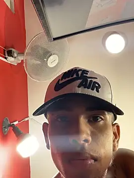 Snapshot of Hotkoljeixxx chatting on 11/26/25, 07:04 Hotkoljeixxx online show from 11/26/25, 07:04