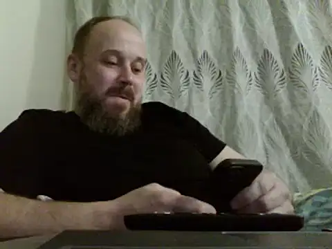 Snapshot of FROL83 chatting on 04/07/26, 07:47 FROL83 online show from 04/07/26, 07:47