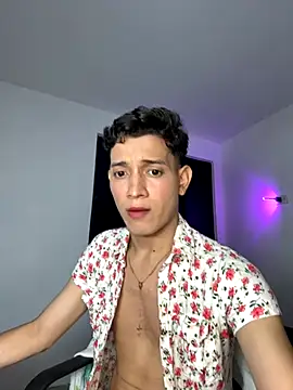 Snapshot of Benjamin_Buster chatting on 12/05/25, 04:21 Benjamin Buster online show from 12/05/25, 04:21