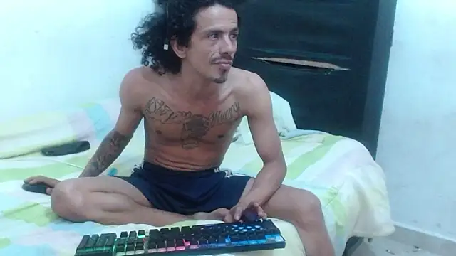 Snapshot of damian_bottom_bigcock chatting on 12/04/24, 07:12 damian bottom bigcock online show from 12/04/24, 07:12