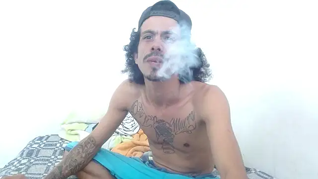 Snapshot of damian_bottom_bigcock chatting on 12/14/24, 04:09 damian bottom bigcock online show from 12/14/24, 04:09