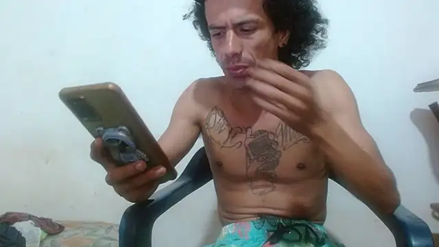 Snapshot of damian_bottom_bigcock chatting on 12/31/24, 03:12 damian bottom bigcock online show from 12/31/24, 03:12