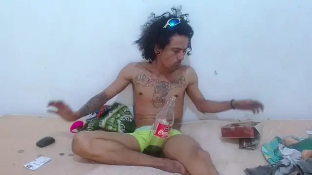 Snapshot of damian_bottom_bigcock chatting on 01/02/25, 05:03 damian bottom bigcock online show from 01/02/25, 05:03