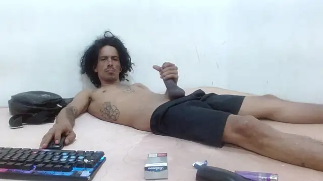 Snapshot of damian_bottom_bigcock chatting on 01/05/25, 12:42 damian bottom bigcock online show from 01/05/25, 12:42