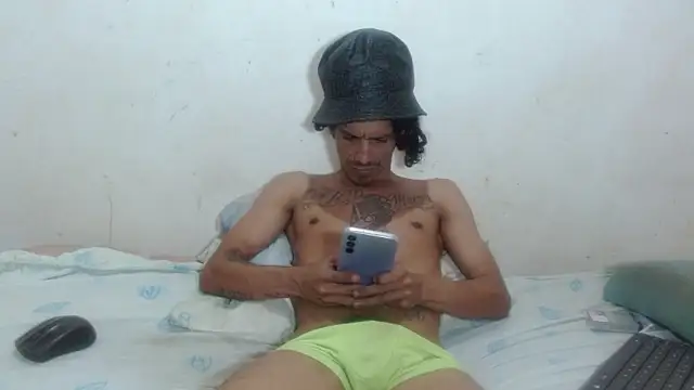 Snapshot of damian_bottom_bigcock chatting on 11/29/25, 02:25 damian bottom bigcock online show from 11/29/25, 02:25