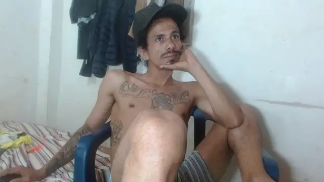 Snapshot of damian_bottom_bigcock chatting on 12/14/25, 08:35 damian bottom bigcock online show from 12/14/25, 08:35