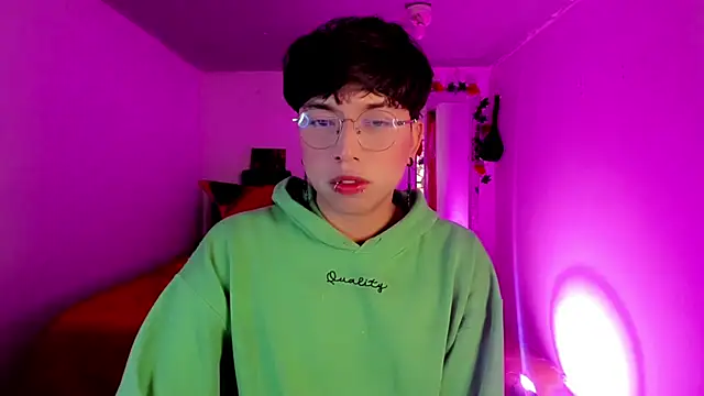 AnggelONfiree online show from 11/11/25, 07:19