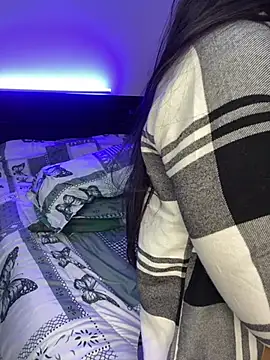 Snapshot of Isa_bel chatting on 12/10/24, 04:34 Isa bel online show from 12/10/24, 04:34