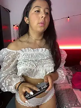 Snapshot of Isa_bel chatting on 12/26/24, 01:29 Isa bel online show from 12/26/24, 01:29