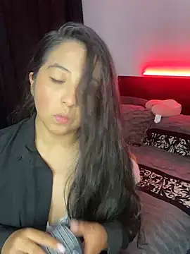 Snapshot of Isa_bel chatting on 03/13/25, 02:27 Isa bel online show from 03/13/25, 02:27