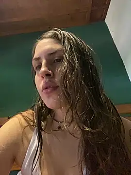 Snapshot of isadelasestrellas chatting on 12/17/25, 08:48 isadelasestrellas online show from 12/17/25, 08:48