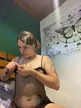 Snapshot of isadelasestrellas chatting on 12/20/25, 09:55 isadelasestrellas online show from 12/20/25, 09:55