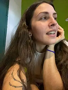 Snapshot of isadelasestrellas chatting on 06/23/26, 01:42 isadelasestrellas online show from 06/23/26, 01:42