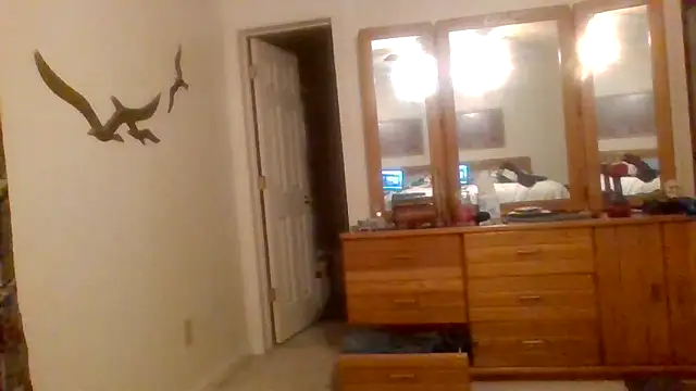 Snapshot of dcrick978 chatting on 09/10/25, 10:21 dcrick978 online show from 09/10/25, 10:21