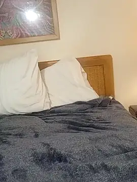 Snapshot of dcrick978 chatting on 10/23/25, 12:21 dcrick978 online show from 10/23/25, 12:21