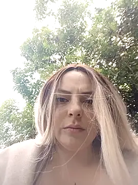 madelaine- online show from 10/10/25, 07:35