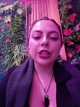 Snapshot of madelaine- chatting on 06/06/26, 07:29 madelaine- online show from 06/06/26, 07:29