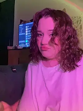 Snapshot of DaisyBooom chatting on 02/19/25, 07:05 DaisyBooom online show from 02/19/25, 07:05