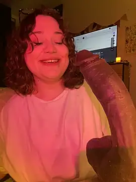 Snapshot of DaisyBooom chatting on 03/05/25, 07:06 DaisyBooom online show from 03/05/25, 07:06