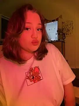 Snapshot of DaisyBooom chatting on 03/19/25, 07:06 DaisyBooom online show from 03/19/25, 07:06