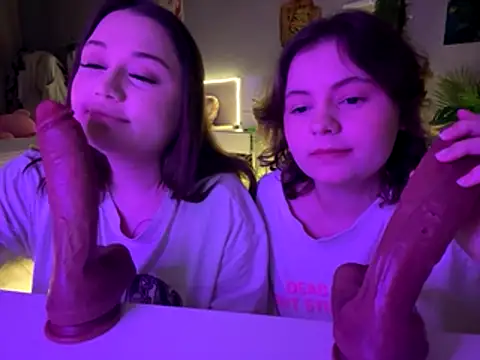 Snapshot of DaisyBooom chatting on 12/03/25, 07:23 DaisyBooom online show from 12/03/25, 07:23