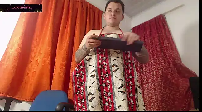 Snapshot of tony_landri chatting on 12/07/24, 02:42 tony landri online show from 12/07/24, 02:42