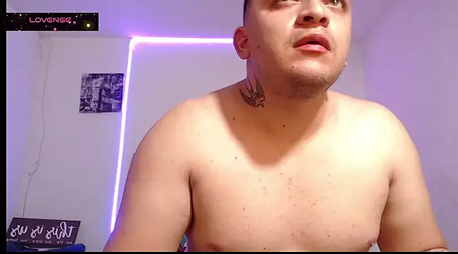 Snapshot of tony_landri chatting on 02/24/25, 05:33 tony landri online show from 02/24/25, 05:33