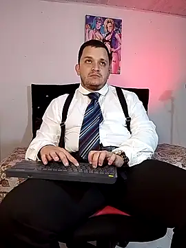 Snapshot of tony_landri chatting on 10/17/25, 04:15 tony landri online show from 10/17/25, 04:15