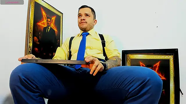 Snapshot of tony_landri chatting on 05/13/26, 01:25 tony landri online show from 05/13/26, 01:25