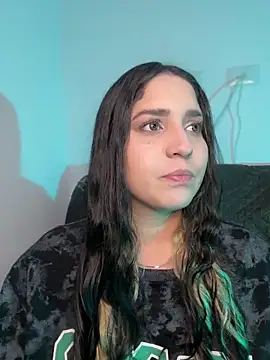 Snapshot of valentina_jonnes1 chatting on 04/12/26, 04:50 valentina jonnes1 online show from 04/12/26, 04:50