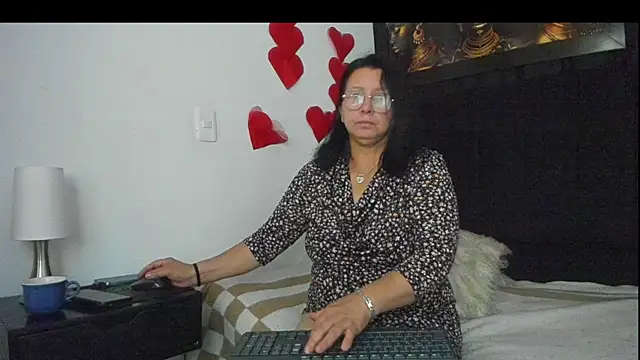 Evaaross 2345 online show from 03/05/25, 10:55