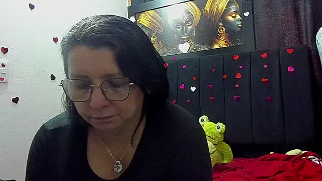 Evaaross 2345 online show from 06/20/26, 01:03