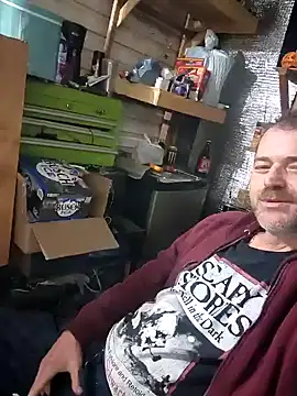 Snapshot of brasstiger chatting on 12/20/24, 05:57 brasstiger online show from 12/20/24, 05:57