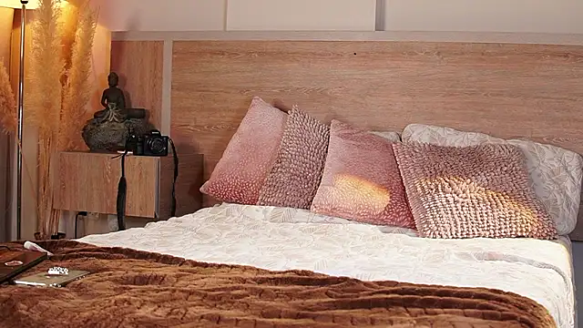 AliceShazaham  online show from 02/01/26, 07:07