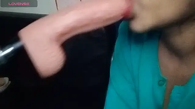 Snapshot of Sheela_oshovadi chatting on 03/19/25, 04:25 Sheela oshovadi online show from 03/19/25, 04:25