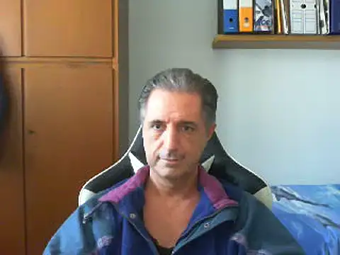 Snapshot of lliuk70mi chatting on 01/12/25, 12:55 lliuk70mi online show from 01/12/25, 12:55