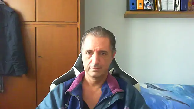 Snapshot of lliuk70mi chatting on 01/30/25, 12:59 lliuk70mi online show from 01/30/25, 12:59