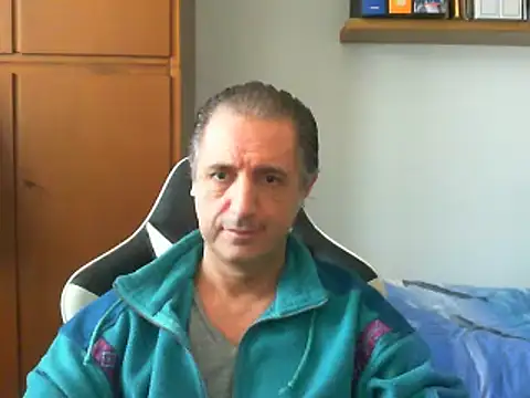 Snapshot of lliuk70mi chatting on 03/19/25, 01:29 lliuk70mi online show from 03/19/25, 01:29