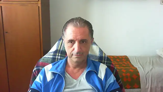 lliuk70mi online show from 05/17/26, 12:23