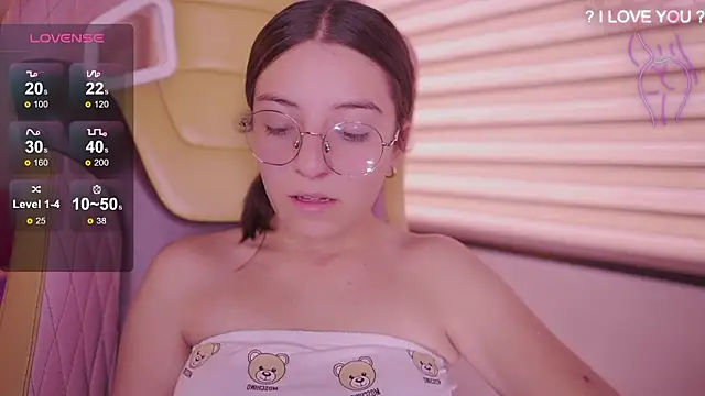 Snapshot of milly_kenner chatting on 03/05/26, 07:21 milly kenner online show from 03/05/26, 07:21