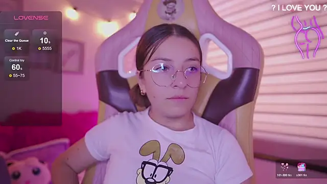 Snapshot of milly_kenner chatting on 03/13/26, 07:31 milly kenner online show from 03/13/26, 07:31