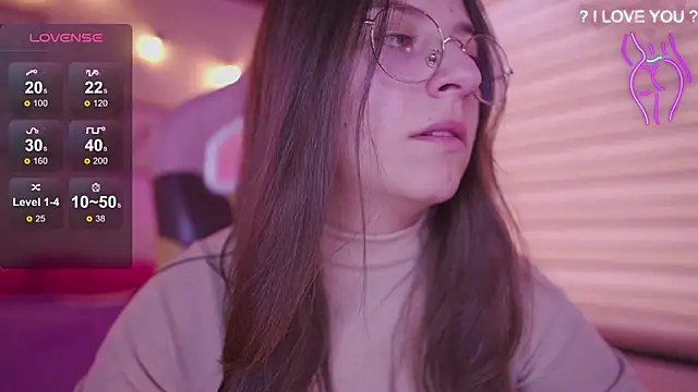 Snapshot of milly_kenner chatting on 03/20/26, 08:35 milly kenner online show from 03/20/26, 08:35